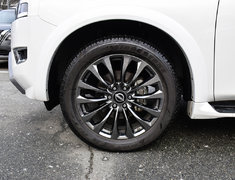 2023 Nissan Armada Platinum Captain's Chairs