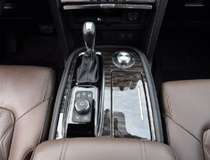 2023 Nissan Armada Platinum Captain's Chairs