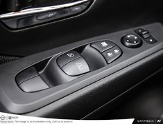 2025 Nissan Kicks Play SV FWD