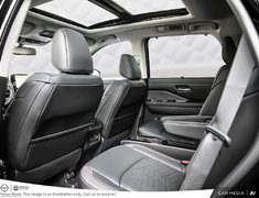 2025 Nissan Pathfinder Platinum 4WD