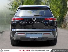 2026 Nissan Pathfinder Platinum Captains Chair