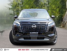 2026 Nissan Pathfinder Platinum Captains Chair