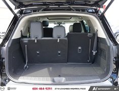 2026 Nissan Pathfinder Platinum Captains Chair