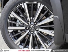 2026 Nissan Pathfinder Platinum Captains Chair