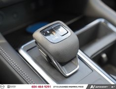 2026 Nissan Pathfinder Platinum Captains Chair