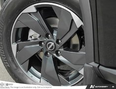 2026 Nissan Rogue SV Moonroof
