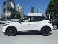 2023 Nissan Kicks SR CVT // NO ACCIDENTS