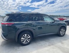 2023 Nissan Pathfinder SL AWD