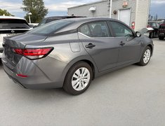 2025 Nissan Sentra CVT // LOW KMS!