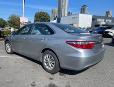 2016 Toyota Camry LE // AUTOMATIC