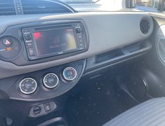 2016 Toyota Yaris SE HATCHBACK // NO ACCIDENTS