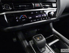 2025 Nissan Pathfinder Platinum Captain's Chairs