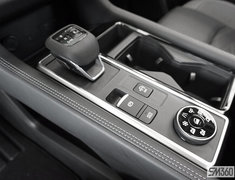 2025 Nissan Pathfinder Platinum Captain's Chairs