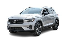 2024 Volvo XC40 B5 AWD Plus Dark Theme