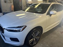 2021 Volvo XC60 T6 AWD Momentum