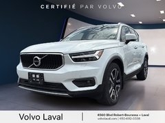 2022 Volvo XC40 Momentum