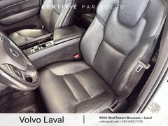 Volvo XC60 Momentum 2021