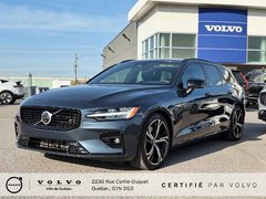 Volvo V60 Ultimate Dark Theme 2023