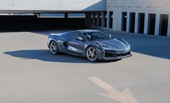 La Chevrolet Corvette 2024 adopte la technologie hybride avec la E-Ray