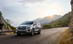 Comparaison entre le Chevrolet Equinox 2024 et le Toyota RAV4