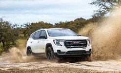 Le GMC Terrain 2022 redessiné et disponible en version AT4
