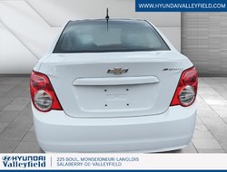 Chevrolet Sonic LS  2012