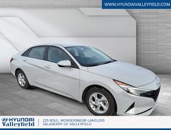 Hyundai Elantra Essential  2022