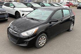 2014 Hyundai Accent L + hatchback + economique + bas km +++