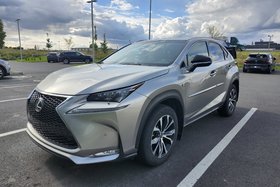 Lexus NX 200t AWD + TOIT + CUIR + NAVIGATION + CAMERA + 2015