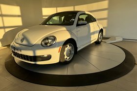 Volkswagen Beetle Coupe CLASSIC + TOIT PANO  + BAS KM + JAMAIS ACCIDENTE + 2015