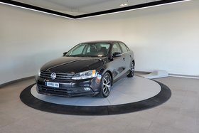 Volkswagen Jetta Sedan Comfortline + 1.8T Sport + BAS KM + TOIT + CARPLAY 2016