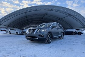 2020 Nissan Pathfinder 4x4 Platinum W/ FACTORY REMOTE START