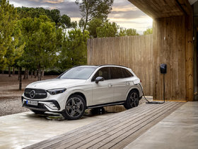 Une journée dans la vie avec le GLC 350e 4MATIC : les avantages concrets de la conduite hybride rechargeable