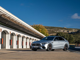 Never Curb Your AMG Wheels Again: A Guide to the Mercedes-Benz 360° Camera