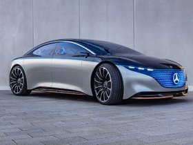 Mercedes étend son partenariat avec Aston Martin pour l'accès aux véhicules électriques et hybrides.