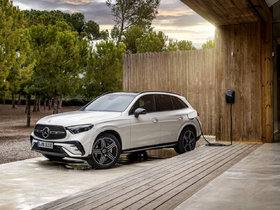 Mercedes-Benz GLC hybride rechargeable 2025 : Réimaginez vos trajets. Conquérir votre semaine