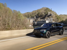 Electric Performance: The 2026 GLE 53 HYBRID's Zero-Emission Capabilities