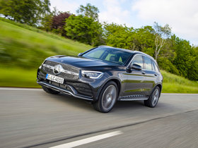 The Smartest Way to Own the Star: 7 Benefits of a Certified Pre-Owned Mercedes-Benz in Ottawa