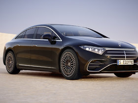 Five Ways the 2025 Mercedes-Benz EQS Sedan Handles Ontario Winters
