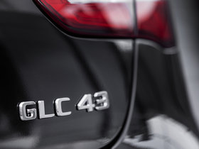 More equipment for the 2021 Mercedes-Benz GLC