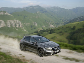 Get Behind the Wheel of the 2018 Mercedes-Benz GLA in Ottawa, Ontario