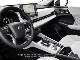 2025 Mitsubishi Outlander - Exterior - 1