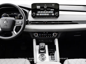 2025 Mitsubishi Outlander - Exterior - 1
