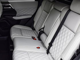 2025 Mitsubishi Outlander - Exterior - 1