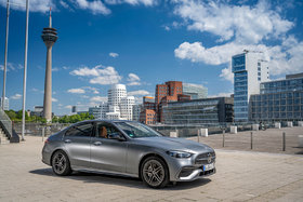 DIGITAL LIGHT, Active Blind Spot Assist, DISTRONIC: What Each 2026 C-Class Includes