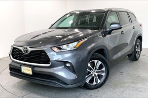 2022 Toyota Highlander XLE AWD