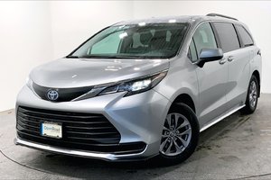 2025 Toyota Sienna Hybrid Sienna LE AWD 8-Pass