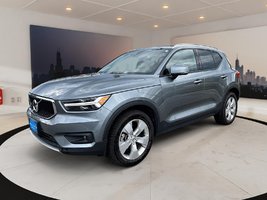 2019 Volvo XC40 MOMENTUM