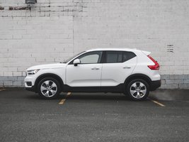 2021 Volvo XC40 T5 AWD Momentum