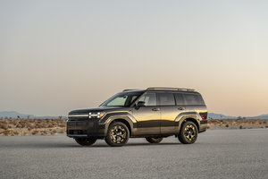 Comparing the 2024 Hyundai Santa Fe and the 2024 Kia Sorento